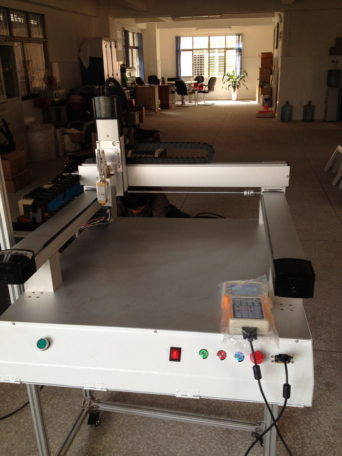 龙门架机械手工装台